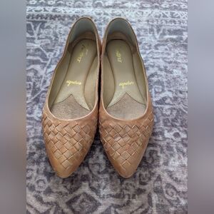Signature Women's Tan Woven Flats